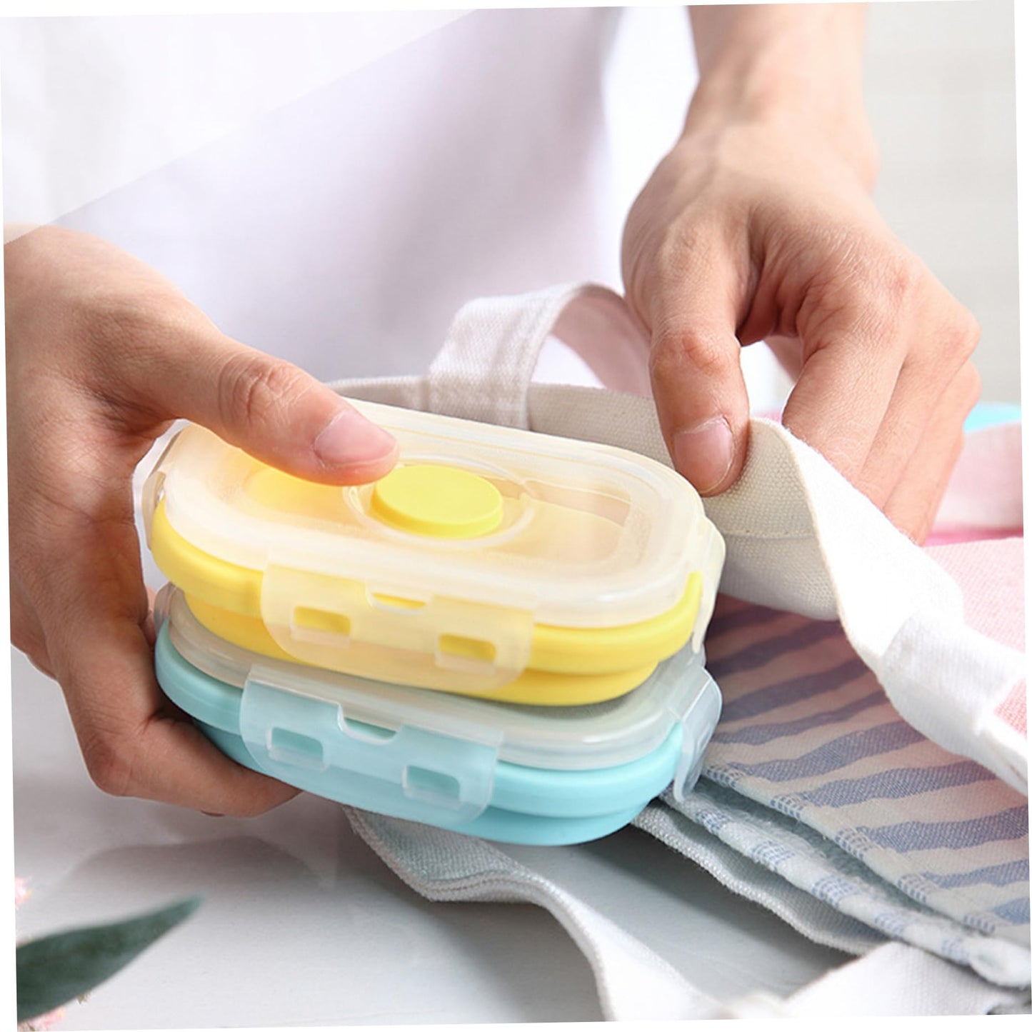 🍱 Set de 4 Mini Recipientes Plegables 🌈